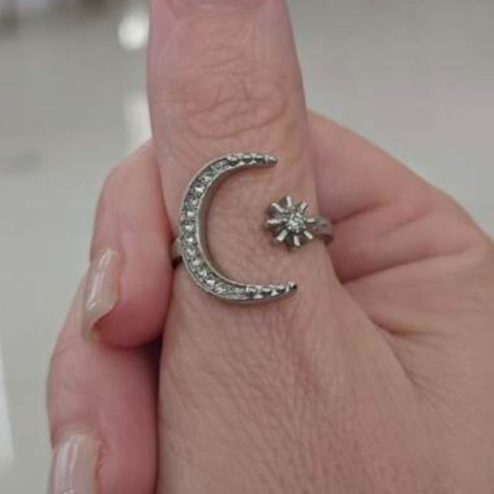 Elegant Gold and Silver Crescent Moon Ring